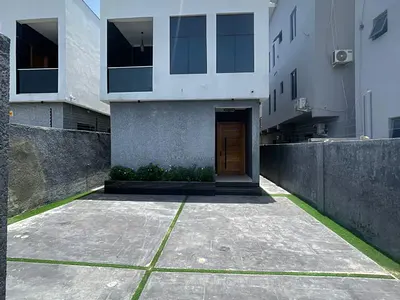 Luxury Contemporary 5 Bedroom Detached Home with BQ in a Good Environ