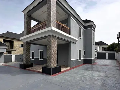 Tastefully Finished 4 Bedroom Fully Detached Duplex with 2 Rooms BQ
