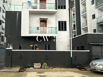 5 Bedroom Detached Duplex
