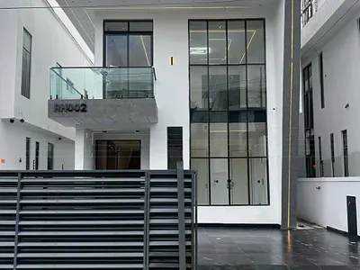 Five Bedroom Fully Detached Duplex with BQ
