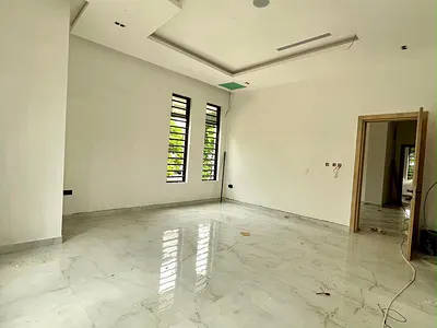 Luxury 6 Bedroom Detached Duplex