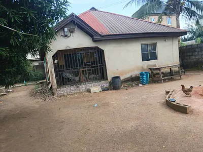 Spacious 3 Bedroom Flat Together with Room and Parlour