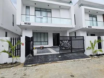 Luxury 5 Bedroom Fully Detached Duplex with BQ