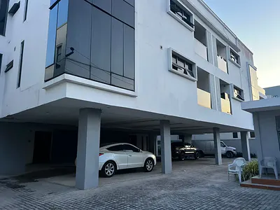 Distress E Luxury 3 Bedroom Apartment with BQ Price - 280M S