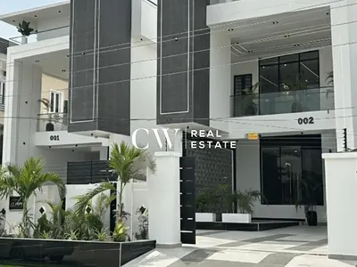 5 Bedroom Detached Duplex