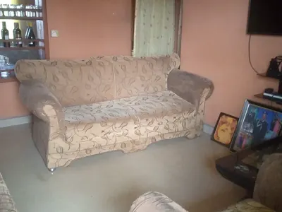 Well Maintained 3 Bedroom Flat High Rise Upper Floor