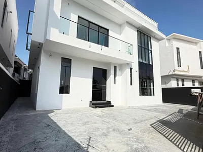 Contemporary 4 Bedroom Detached Duplex with a BQ
