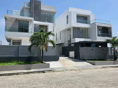5 Bedroom Detached Duplex with a Swimming Pool for Sale Location: Iko