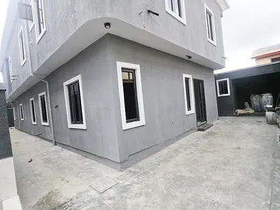 Luxury 5 Bedroom Detached Duplex