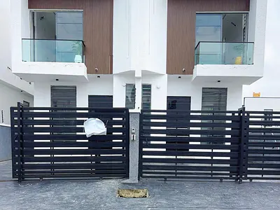Nicely Built 4 Bedroom Duplex