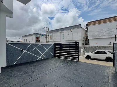 Nicely Built 4 Bedroom Duplex