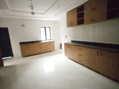 A Well Maintained Spacious 5 Bedroom Fully Detached Duplex