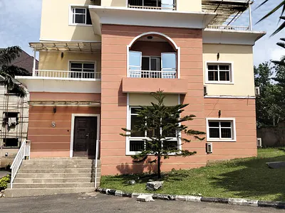 4 Bedroom Detached Duplex