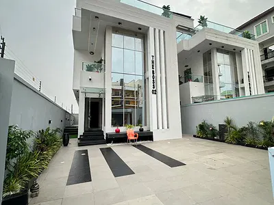 Outstanding Spacious Luxury 5 Bedroom Fully Detached Duplex with BQ