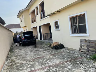 Sharp 3 Bedroom Flat Apartment on Interlocked Road Upstairs