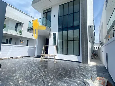 Beautiful & Luxurious 5 Bedroom Fully Detached Duplex