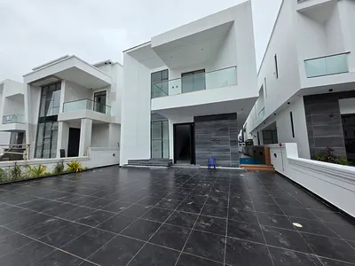 5 Bedroom Detached Duplex with Swimming Pool