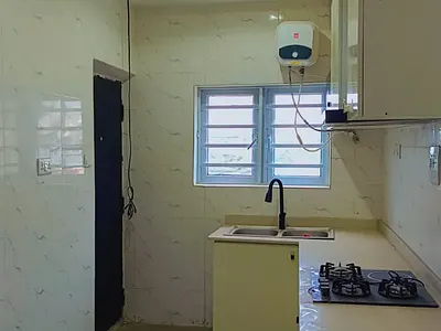 A Brand New 2 Bedroom Apartment - Upstairs