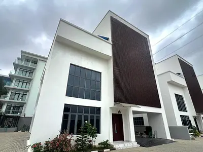 Luxury 5-Bedroom Fully Detached House with 2-Room BQ