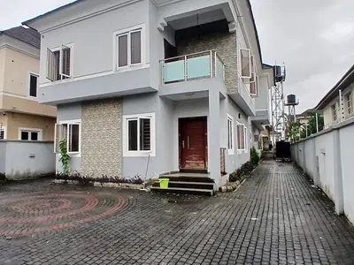 Luxury 5 Bedroom Fully Detached House with BQ
