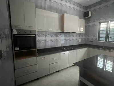 Massive Miniflat Available with Big Fitted Kitchen