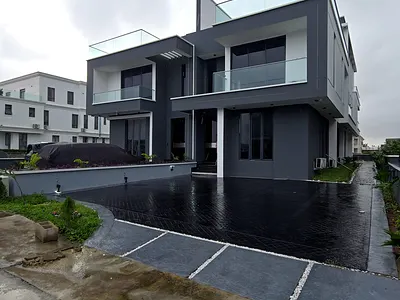 Luxury 5 Bedroom Smart House