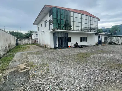 Commercial Property Off Adetokunbo Ademol VI