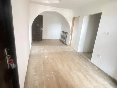 Spacious 2 Bedroom Upstairs and Downstairs