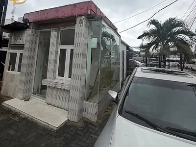 A Directly Facing the Road Ground Floor Commercial Shop
