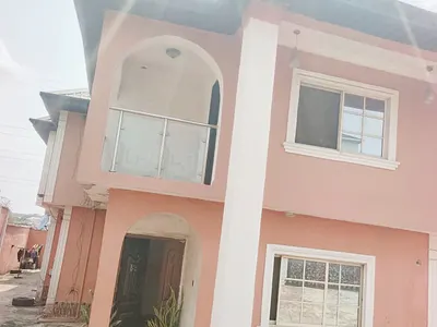 A Well Maintained Spacious 4 Units of 3 Bedroom Flat