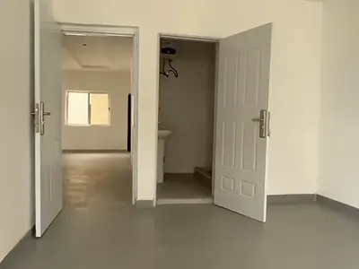 Spacious 3-Bedroom Flat Apartment