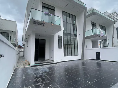 Modern 5 Bedroom Duplex Home