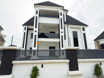6bedroom Fully Detached House with BQ