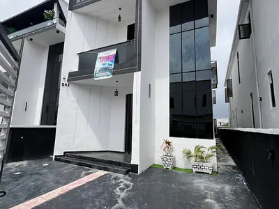 5 Bedroom Detached Duplex