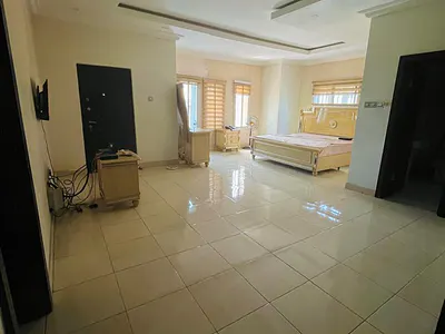 5 Bedrooms Detached Duplex with BQ