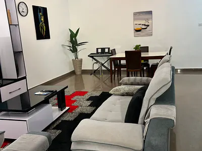 Modern 2-Bedroom Apartment with Luxury Finishes