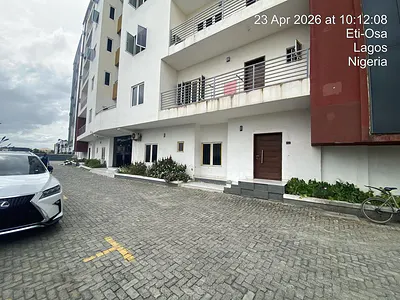 3 Bedrooms Flat Ground Floor