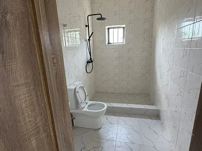 Brand New Contemporary 3 Bed Terrace Duplex in a Good Estate
