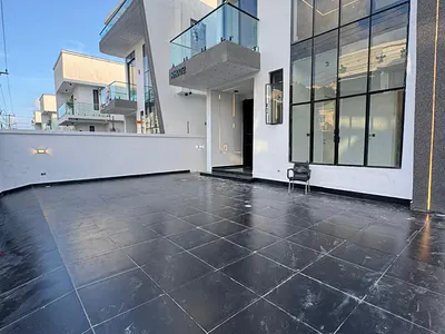 Luxury 5 Bedroom Fully Detached Duplex with Pool