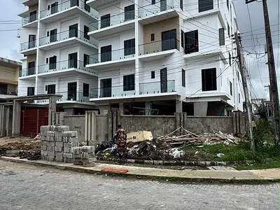Newly Built 2 Bedroom Apartment and Elevator, Pool, Perfect for Shortl