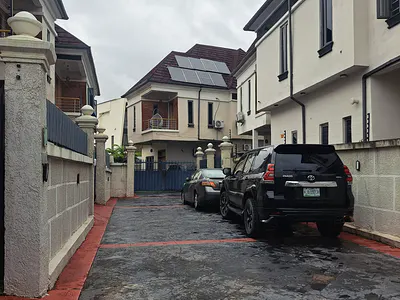 Luxury 4bed Fully Detached Duplex with BQ