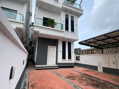 Amazing 5bedroom Duplex with a BQ and a Pool