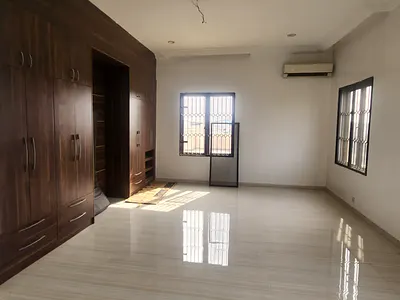Luxury Spacious 1bedroom Flat, 2toilet & Ac, with Rooftop View