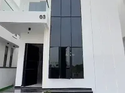 Luxurious 5 Bedroom Fully Detached Duplex with Swimming Pool