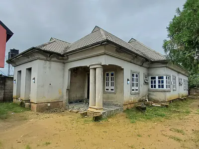 4 Bedroom Detached Bungalow WT Shop