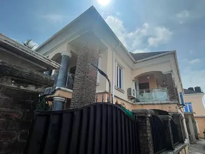 Selfcontain in an Estate