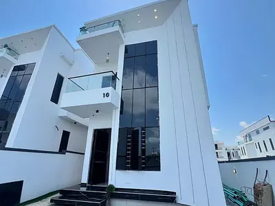 Luxurious & Elegantly Built 5 Bedroom Fully Detached Duplex