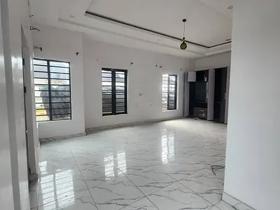 Spacious Master Bedroom Upstairs Shared Apartment