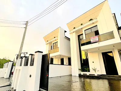 5 Bedroom Detached Duplex for Sale