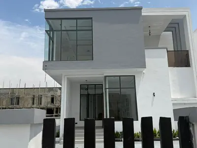 Luxurious & Spaciously Built 5 Bedroom Full